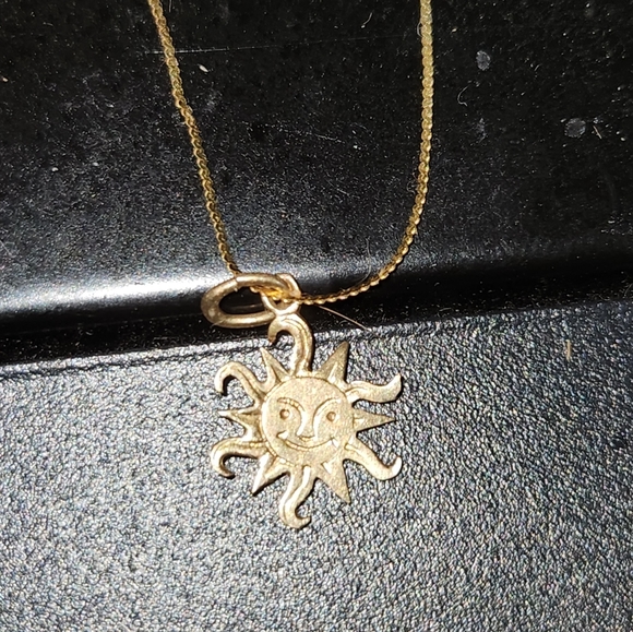 Solid Yellow Gold Sun Charm & Bracelet - Picture 6 of 9